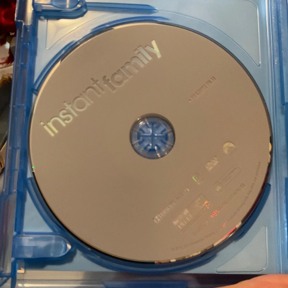 Blu Ray Disc - Instant Family.  V44